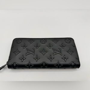 Louis Vuitton Limited Edition Wallet Zippy Black